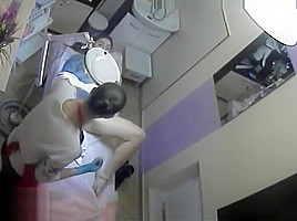 Removes hair on the penis from the man