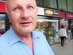 Retraite de 69 ans allemand baise une rousse