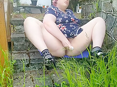 Risky Outdoor Squirting
