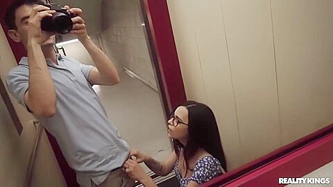 Risky Public Sex With My Girlfriend - Ohana Petite