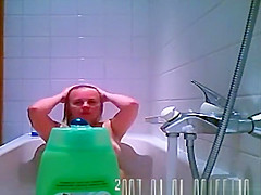 Russian babe caught on bath tub spy