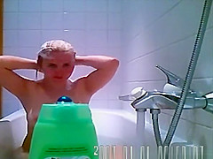 Russian babe caught on bath tub spy