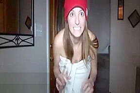 Sexy Amateur With Big Tits Gives Pizza Guy a Great Surprise
