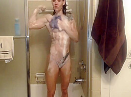 Sexy Muscle Girl Showers