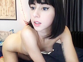 Skinny girl some ass shaking