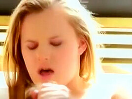 Smalltits Les Fingering