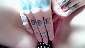 So hot cunt gets fingered