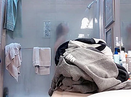 Spy girlfriend shower
