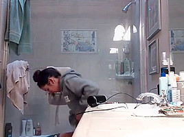 Spy girlfriend shower