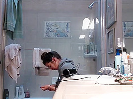 Spy girlfriend shower