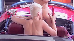 Squirting Fisting Lesbians Play With Big Toys