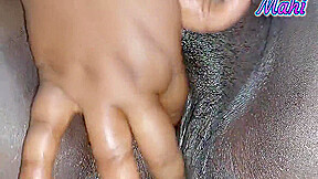 Tamil Aunty (mahi) Fingering In Full Mood