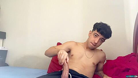 Tasty Cum Play With Henry - Henry Lynes