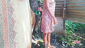 The Desi Naked Aunty Bathing Outside And Shaving Her Pussy