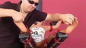 Tickle Feet in Nylon