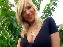 Tiffany Enjoys It When She Feels The Warm Cum Inside Her