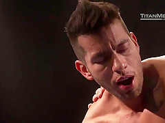 Tops Eduardo Rodriguezs Ass - Dario Beck