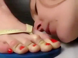 Under Girls Feet