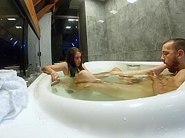 Underwater Footjob - Usei Meus Pezinhos Pra Deixar O Pau Dele Duro    Versao Curta 10 Min With Rick Adams