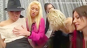 Urine Drenched Lesbos