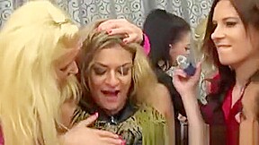 Urine Drenched Lesbos