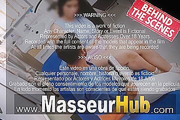 Very Hot Brazilian Girl Goes To The Masseuse To Do A Massage And Ends Up With The Cum In Her Mouth