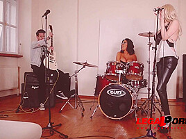 Voluptuous Ava Koxxx & Sandra Star get wet pussies fucked by music teacher GP186 - PornWorld