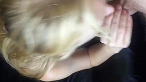 Wife Gives Blowjob LIVE While Hundreds Watch Online!
