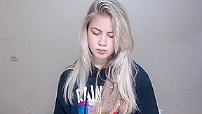 babe stripteas ,nude dance