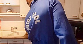 belle toulousaine se tape le plombier venu la dépanner
