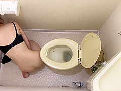 自慰中の彼女をトイレで犯す。sex In The Toilet With Her Masturbating