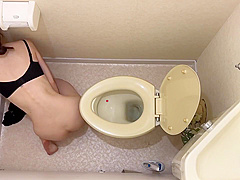 自慰中の彼女をトイレで犯す。sex In The Toilet With Her Masturbating