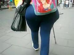 mega wide hips