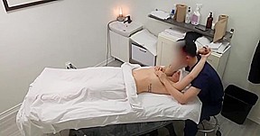 mon masseur me baise sur la table de massage