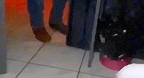 prise comme une pute dans le sex shop