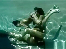 sex underwater 3 some