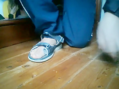 shoeplay with flip flops