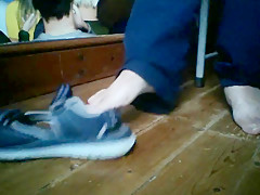 shoeplay with flip flops