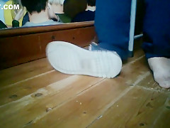 shoeplay with flip flops